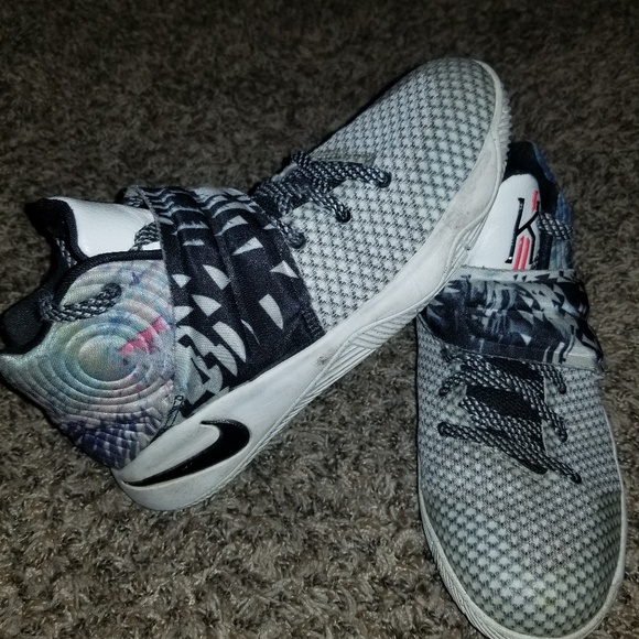 Shoes - Picture 3 of 4